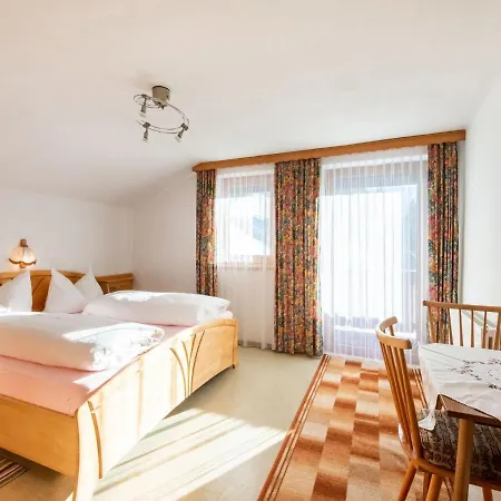 With Wonderful Views Holiday home Hainzenberg